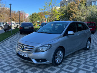 Mercedes B-Class foto 2