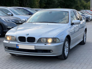 BMW 5 Series foto 1