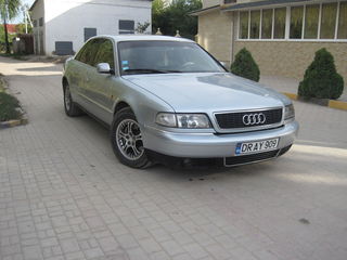 Audi A8 foto 1