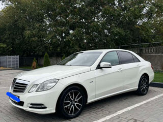 Mercedes E-Class foto 1