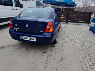 Renault Clio Symbol foto 2