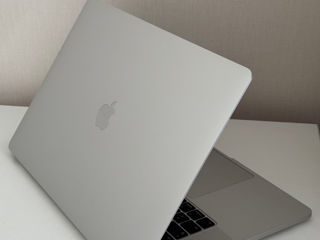 MacBook Pro 16" i7/ 1TB SSD/ 32GB RAM/ 138 cicluri/ 138 циклов foto 4