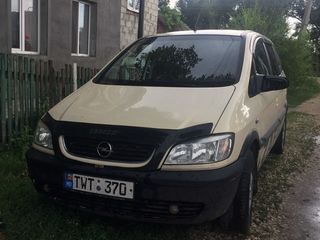 Opel Zafira foto 1