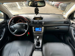 Toyota Avensis foto 10