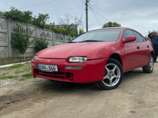 Mazda 323 foto 1