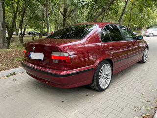 BMW 5 Series foto 4