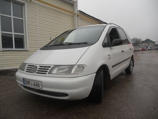 Volkswagen Sharan foto 1