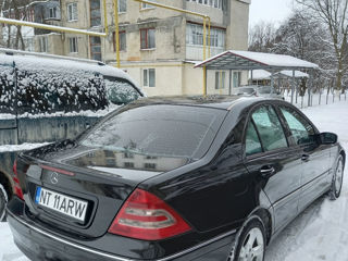 Mercedes C-Class foto 6