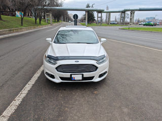 Ford Fusion foto 2