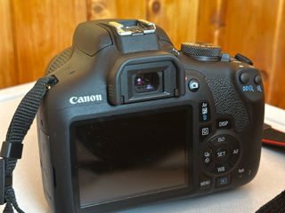 Canon EOS 2000 D foto 2