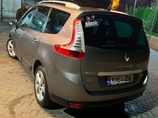 Renault Grand Scenic foto 6