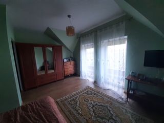 Casa 200 mp, cu beci, garaj, terasa, foisor si teren de 9 ari si anexe capitale de 100 mp foto 4