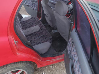 Nissan Micra foto 5