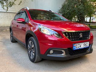 Peugeot 2008 foto 2