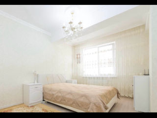 Apartament cu 2 camere, 90 m², Centru, Chișinău foto 4