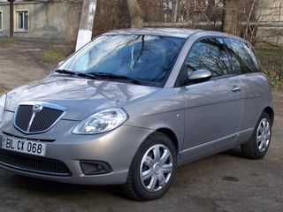 Lancia Ypsilon foto 1