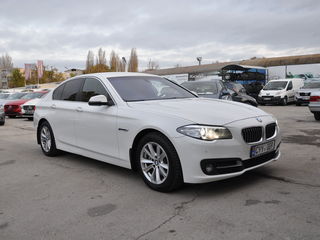 BMW 5 Series foto 3