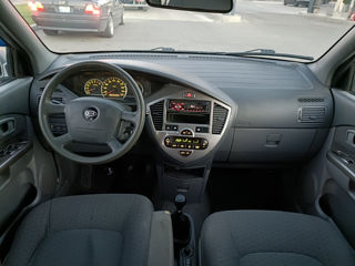 KIA Carens foto 9