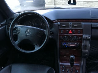 Mercedes E-Class foto 5