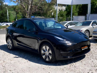 Tesla Model Y foto 2