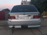 BMW 5 Series foto 2