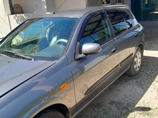 Nissan Almera foto 2