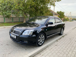 Toyota Avensis foto 1