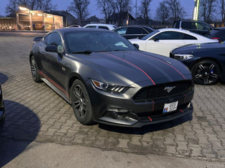 Ford Mustang foto 3