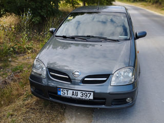 Nissan Almera Tino foto 2