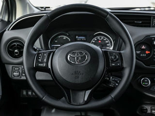 Toyota Yaris foto 10