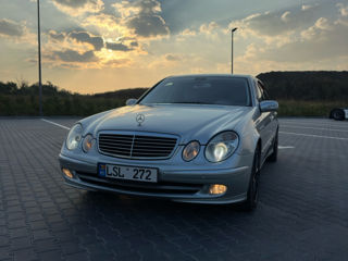 Mercedes E-Class foto 1