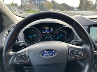 Ford Kuga foto 2