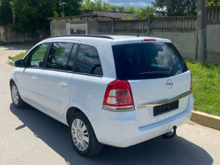 Opel Zafira фото 3