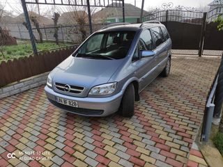 Opel Zafira foto 2