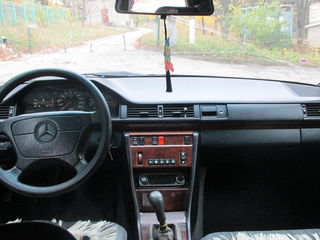 Mercedes Series (W124) foto 7