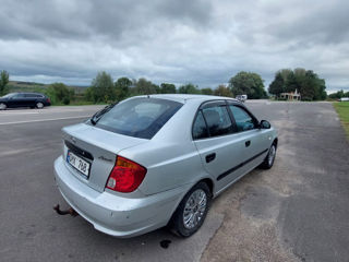 Hyundai Accent foto 5