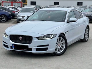 Jaguar XE foto 1