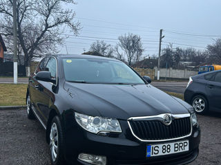 Skoda Superb foto 2