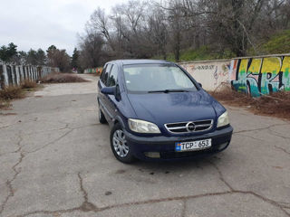 Opel Zafira foto 2