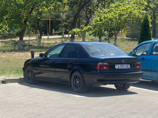 BMW 5 Series foto 3