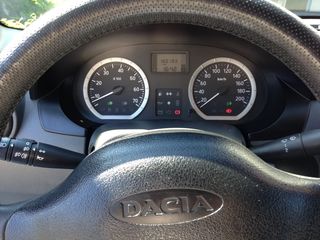 Dacia Logan foto 4