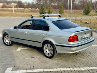 BMW 5 Series foto 6