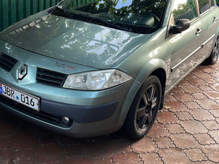 Renault Megane foto 2