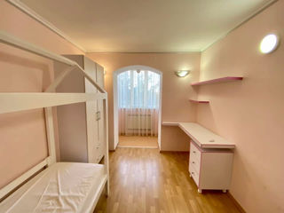 Apartament cu 2 camere, 73 m², Buiucani, Chișinău foto 4