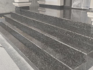 Montare scări din granit, marmură și travertin. foto 9
