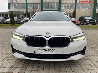 BMW 5 Series foto 3