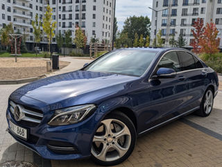 Mercedes C-Class foto 1