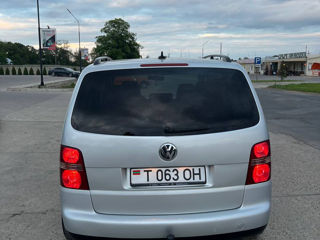 Volkswagen Touran foto 5