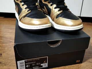 Air Jordan 1 mid black metallic gold-white foto 6