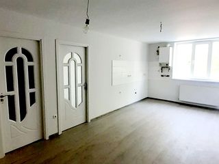 Apartment 37 m. O odaie cu living, autonomă, termopane, reparație Ialoveni str. Chilia 2. 22000 euro foto 2